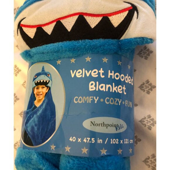 Kids Velvet Hooded Shark Blanket - Picture 3 of 4
